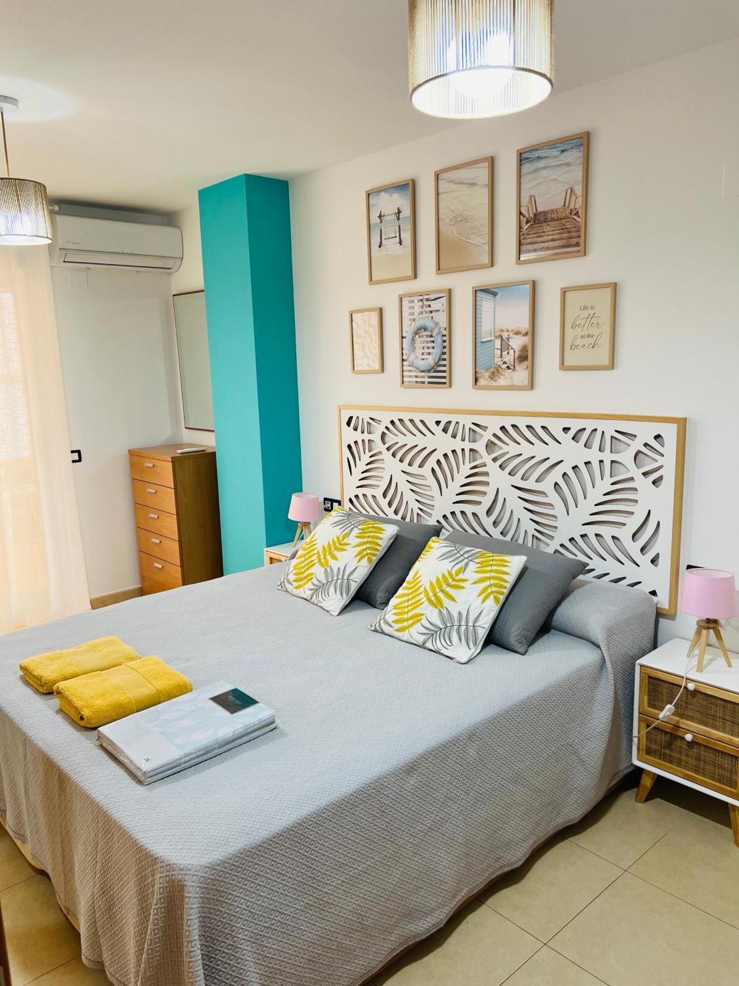 APARTAMENTO CENTRO 3 HABITACIONES CON AIRE ACONDICIONADO A 150m DE LA PLAYA Peníscola Exterior foto