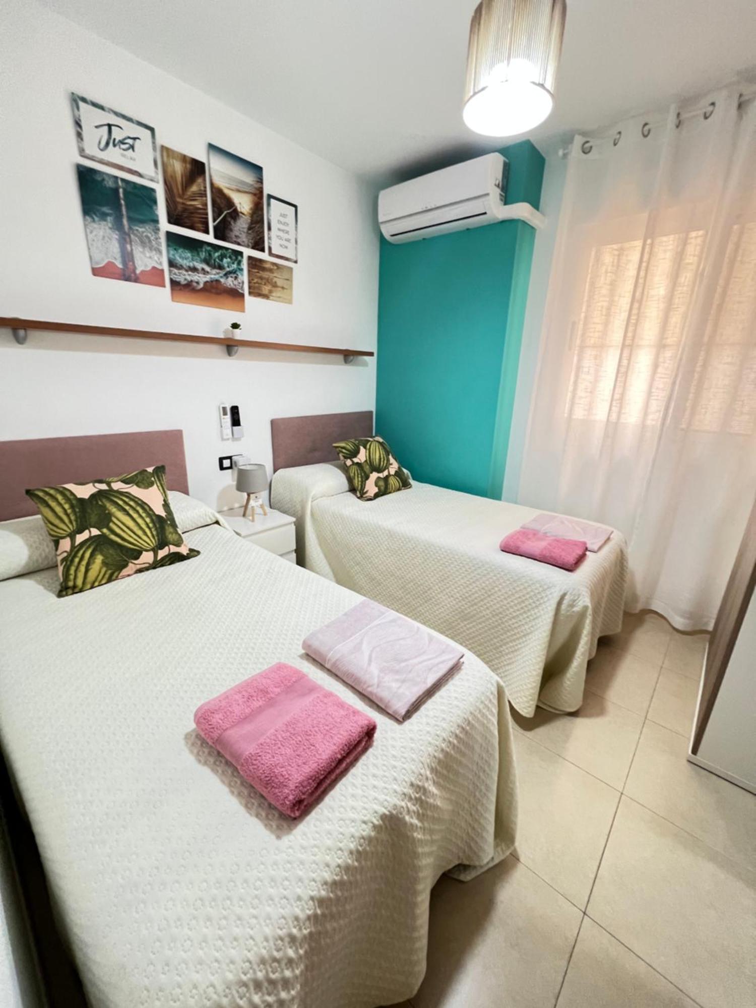 APARTAMENTO CENTRO 3 HABITACIONES CON AIRE ACONDICIONADO A 150m DE LA PLAYA Peníscola Exterior foto